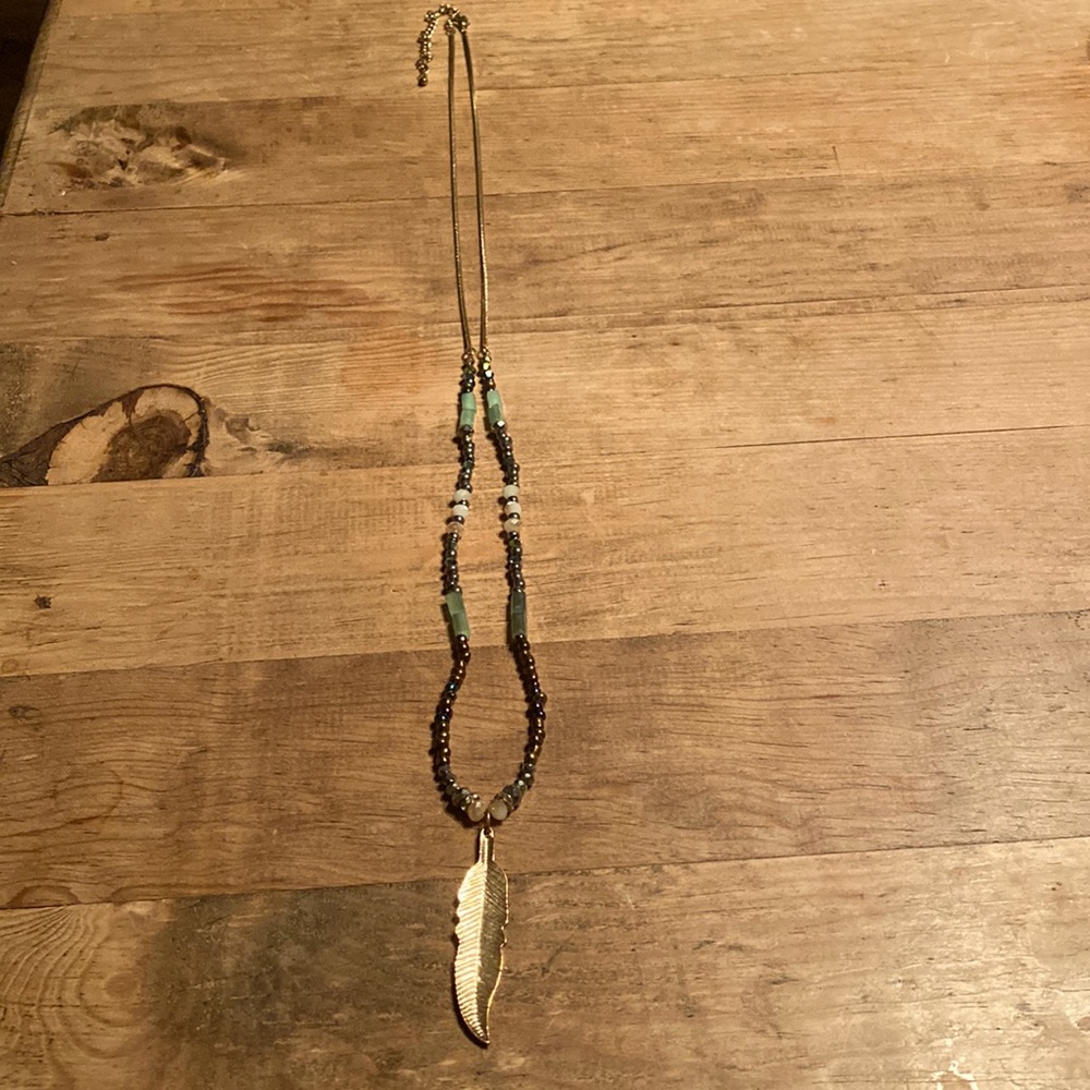 Long feather necklace